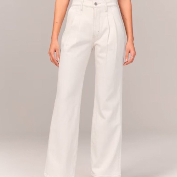Abercrombie & Fitch Denim - Abercrombie & Fitch High Rise 90s Relaxed Jean Cream Size 26 SHORT